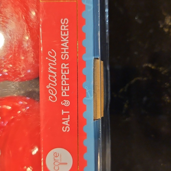 Red Crab Ceramic Salt & Pepper Shakers - Picture 4 of 6